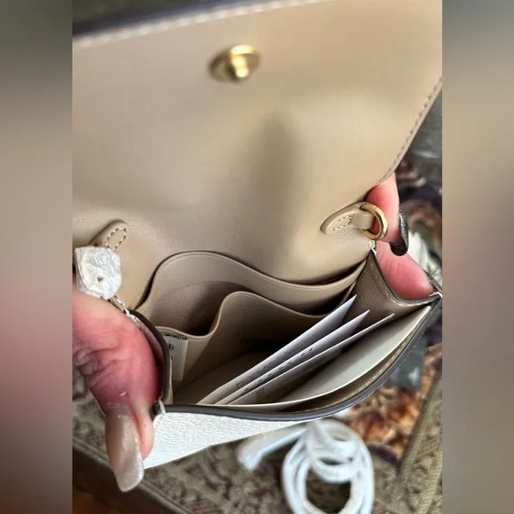 Authentic COACH Hearts studs Leather flap snap wallet on chain - Picture 15 of 15